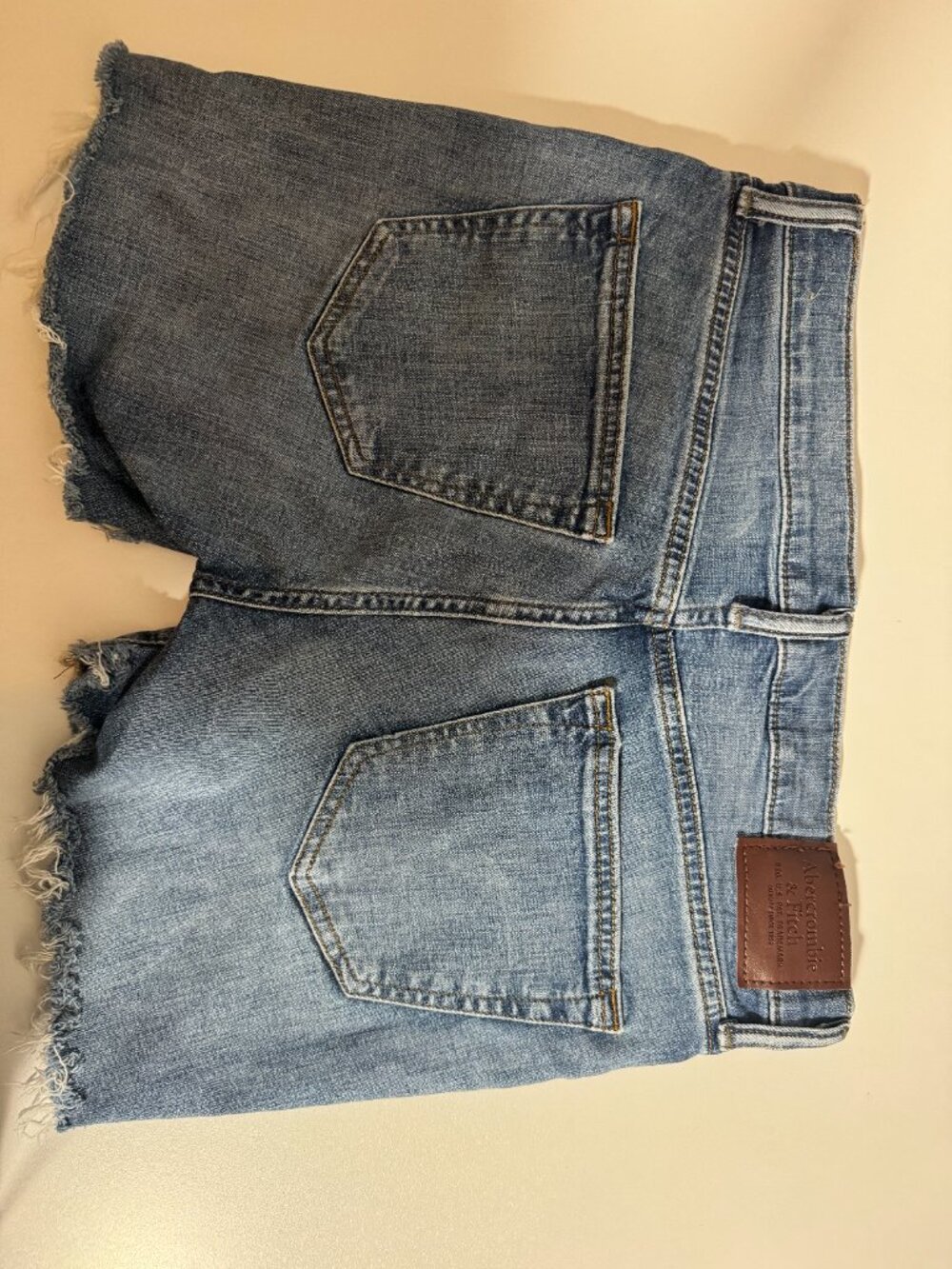 Abercrombie & Fitch Kennan Straight Denim Cutoff Shorts Women's Size 30 - Picture 4 of 4